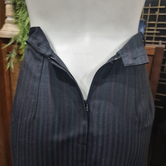 ​Vintage Long Pinstripe Pencil Skirt - Dark Academia / Career Wear - Picture 5 of 9
